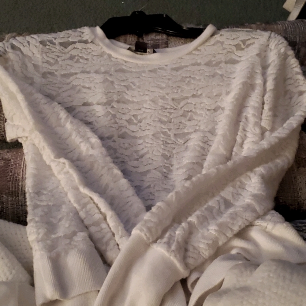 White lace long sleeved